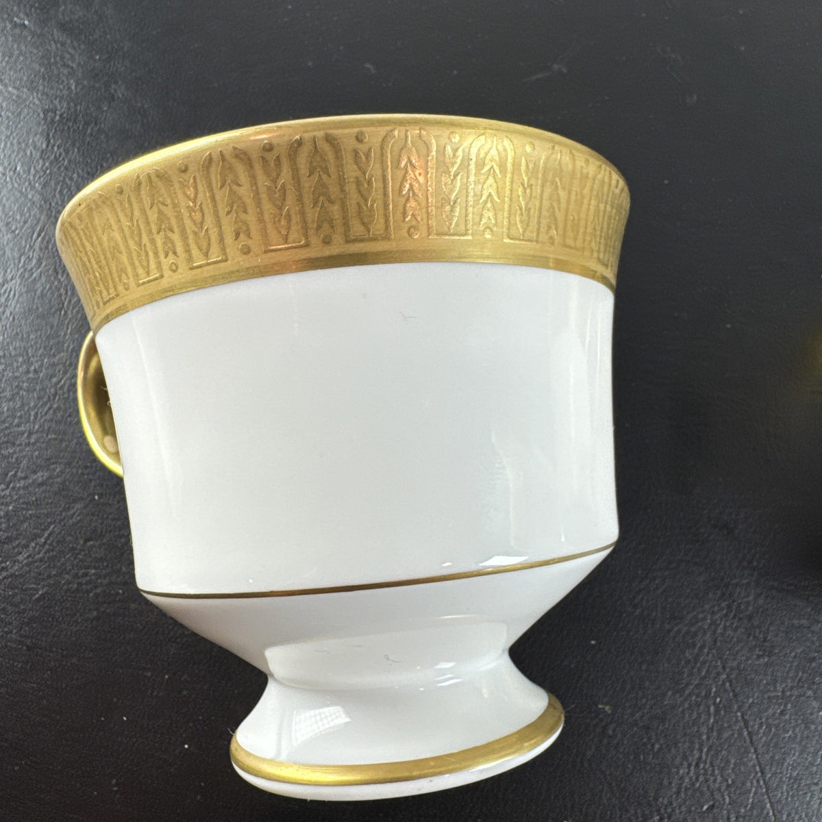 Pair of vintage Japanese Sango Georgetown fine china teacups with heavy gold rim detailing.
