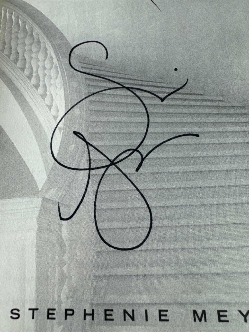 Signed title page of Breaking Dawn paperback edition by Stephenie Meyer
