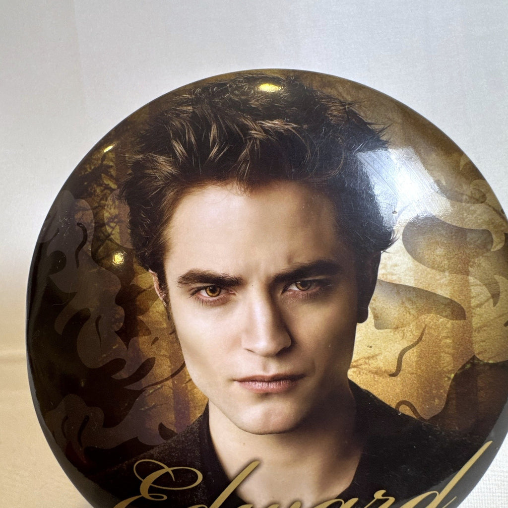 Summit Entertainment Twilight Edward Cullen 6 inch jumbo pinback button with easel stand