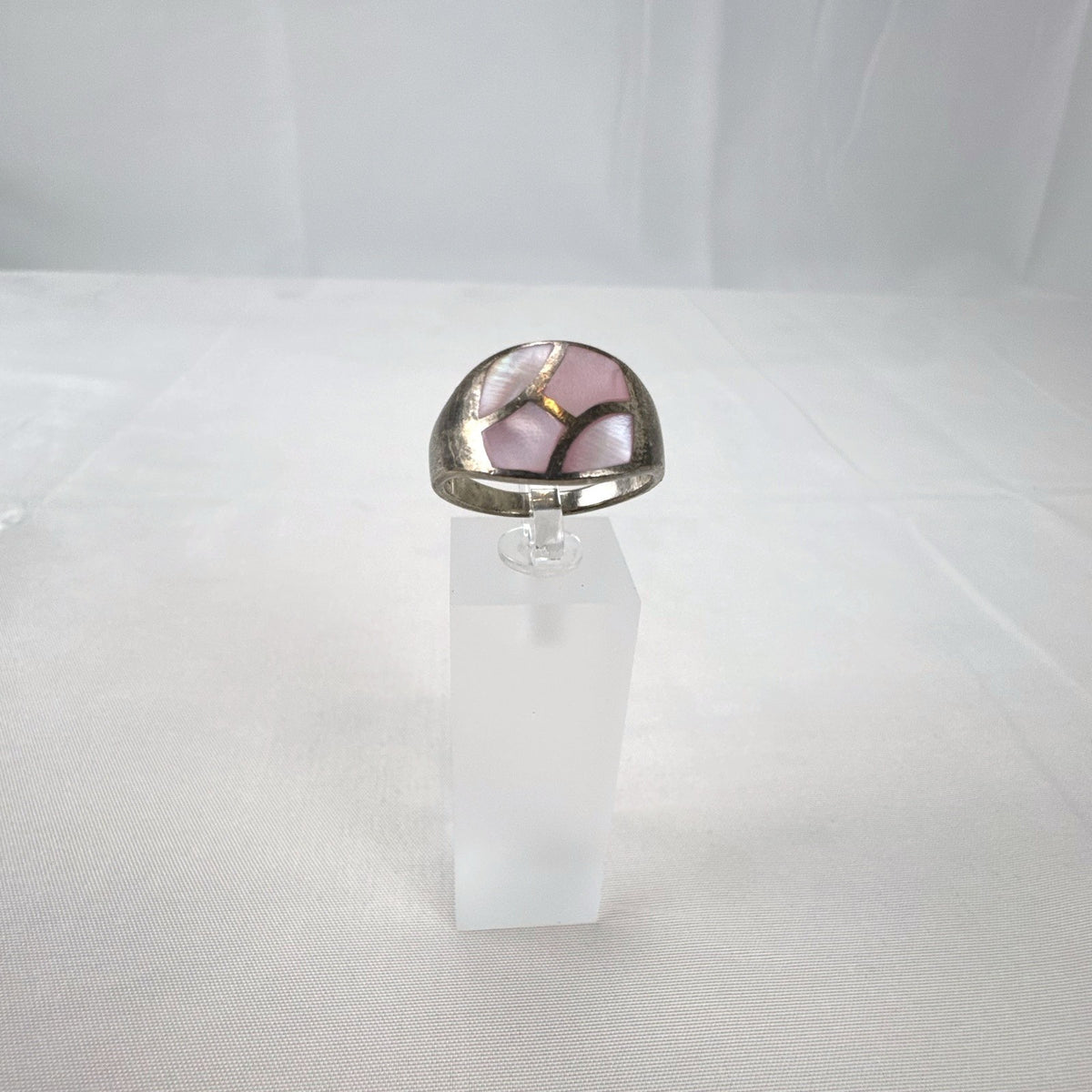 Vintage sterling silver dome ring with flush pink mother of pearl mosaic inlay, size 7.