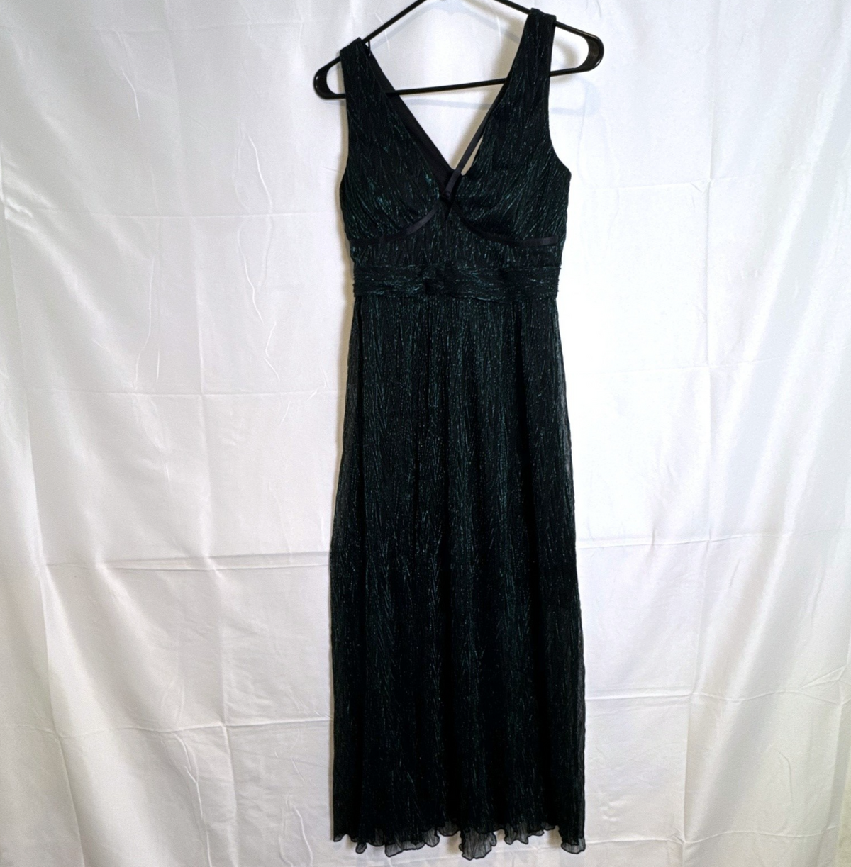 GUESS brand new with tags metallic emerald green and black v-neck crinkle maxi dress in size 4.