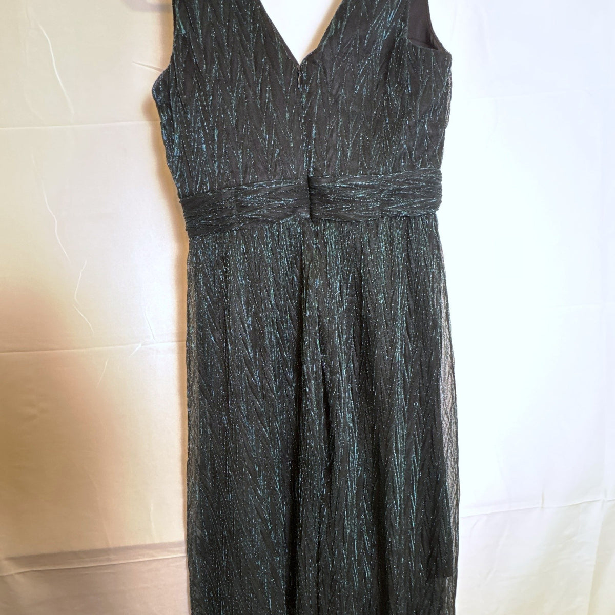 GUESS brand new with tags metallic emerald green and black v-neck crinkle maxi dress in size 4.