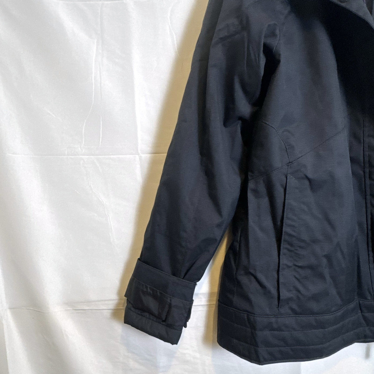 Columbia Women's Large black Interchange winter coat featuring a plush faux fur collar and full zip front.
