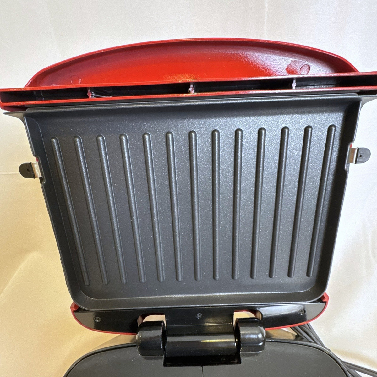 Red George Foreman 4-serving Rapid Grill and panini press with removable non-stick plates