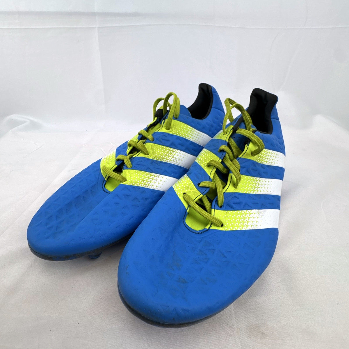 adidas Ace 16 men's firm ground soccer cleats in blue and white, US size 11.5