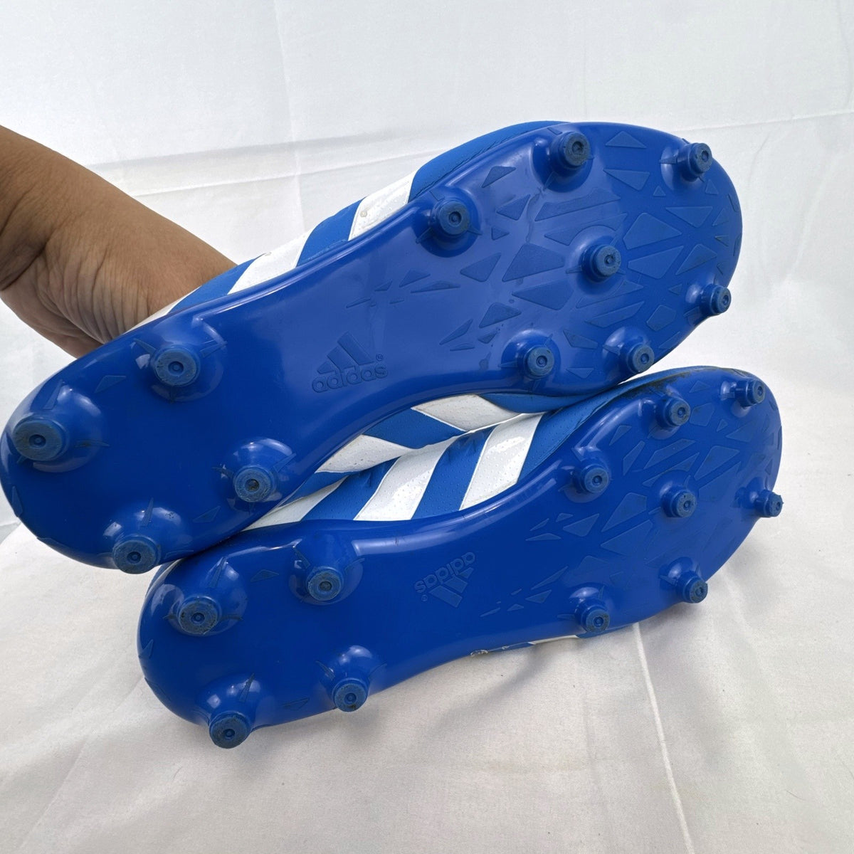 adidas Ace 16 men's firm ground soccer cleats in blue and white, US size 11.5
