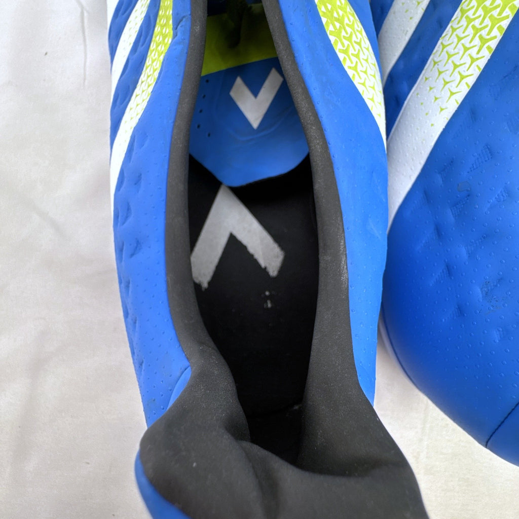 adidas Ace 16 men's firm ground soccer cleats in blue and white, US size 11.5