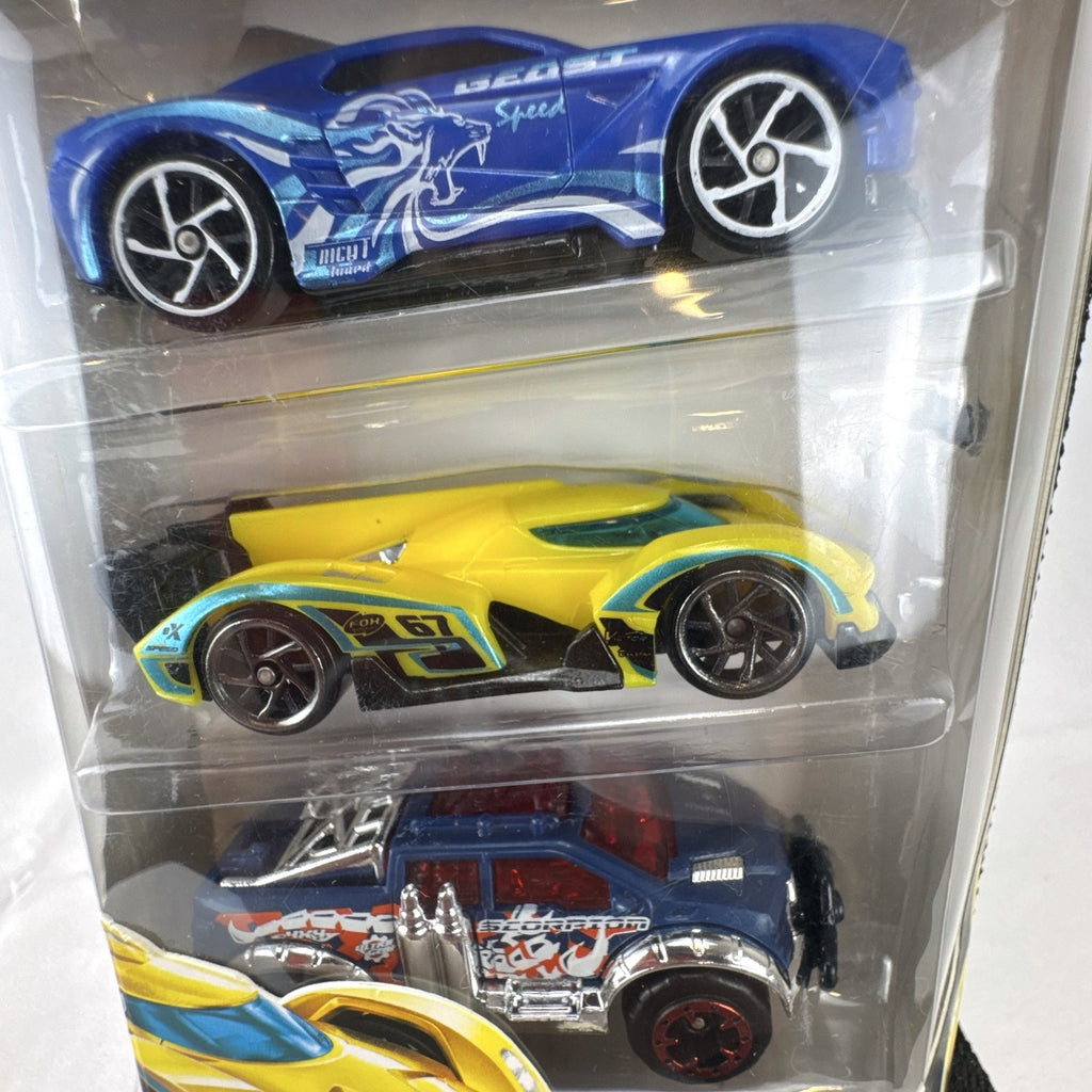 Zuru Metal Machines 1:64 scale diecast 3-pack including White Fang, Escape racer, and Wild Thing monster truck