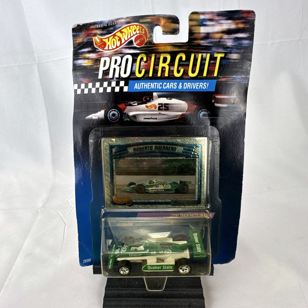 Hot Wheels Pro Circuit 1992 Roberto Guerrero #26 Buick Lola IndyCar 1:64 diecast in package with collector card
