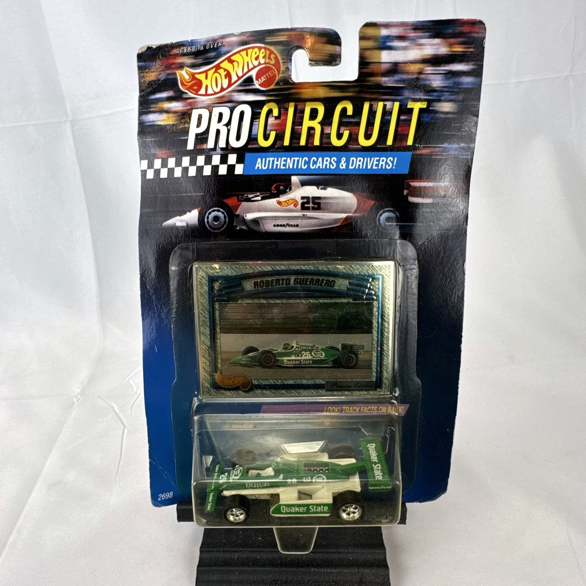 Hot Wheels Pro Circuit 1992 Roberto Guerrero #26 Buick Lola IndyCar 1:64 diecast in package with collector card