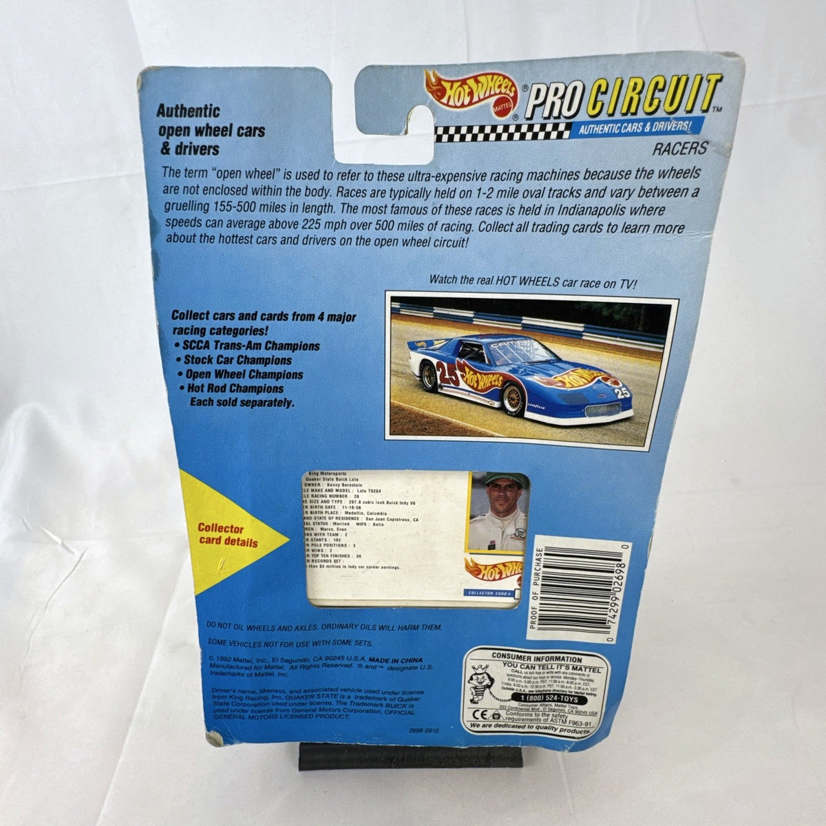 Hot Wheels Pro Circuit 1992 Roberto Guerrero #26 Buick Lola IndyCar 1:64 diecast in package with collector card