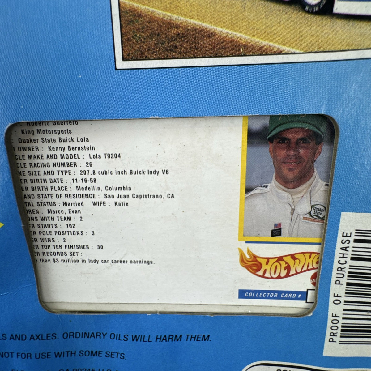 Hot Wheels Pro Circuit 1992 Roberto Guerrero #26 Buick Lola IndyCar 1:64 diecast in package with collector card