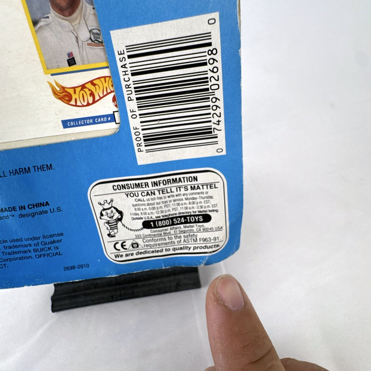 Hot Wheels Pro Circuit 1992 Roberto Guerrero #26 Buick Lola IndyCar 1:64 diecast in package with collector card