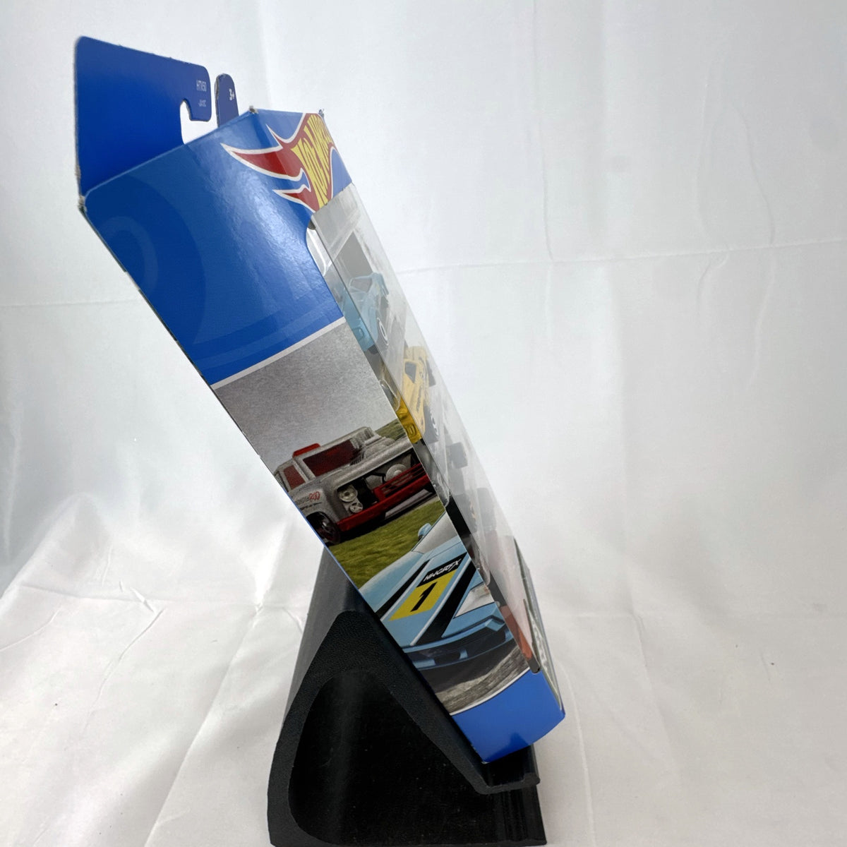 Hot Wheels Retro Racers 1:64 scale diecast 5-pack in sealed packaging featuring Porsche 917 LH and '70 Ford Mustang