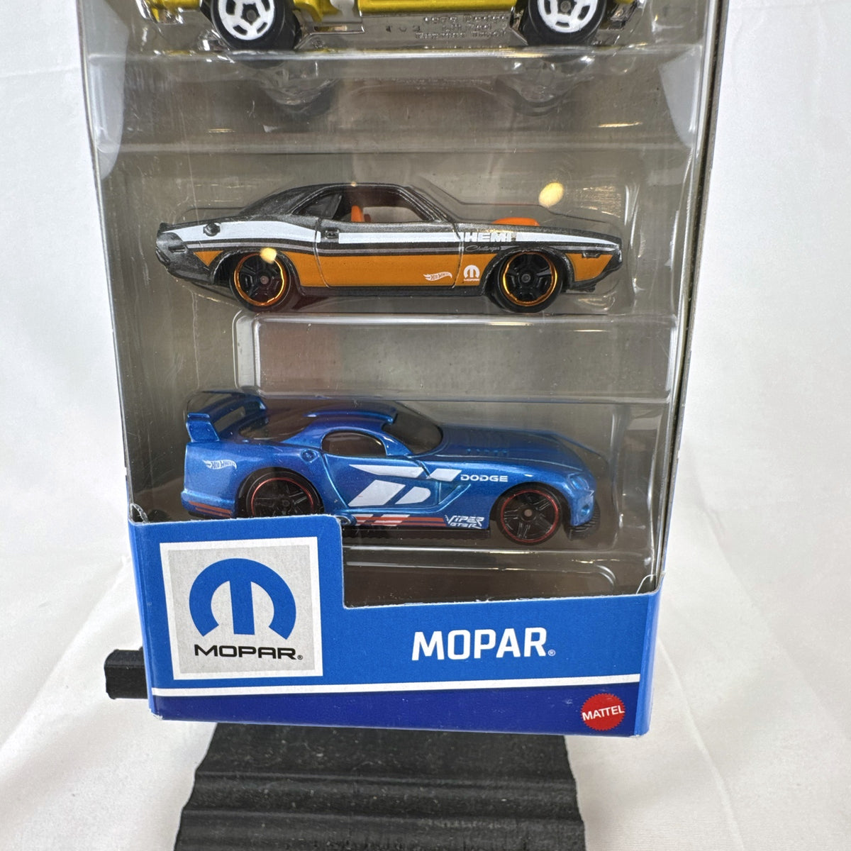 Hot Wheels Mopar 5-pack factory sealed 1:64 scale diecast set featuring Dodge Charger Daytona, Viper GTS-R, and Challenger.