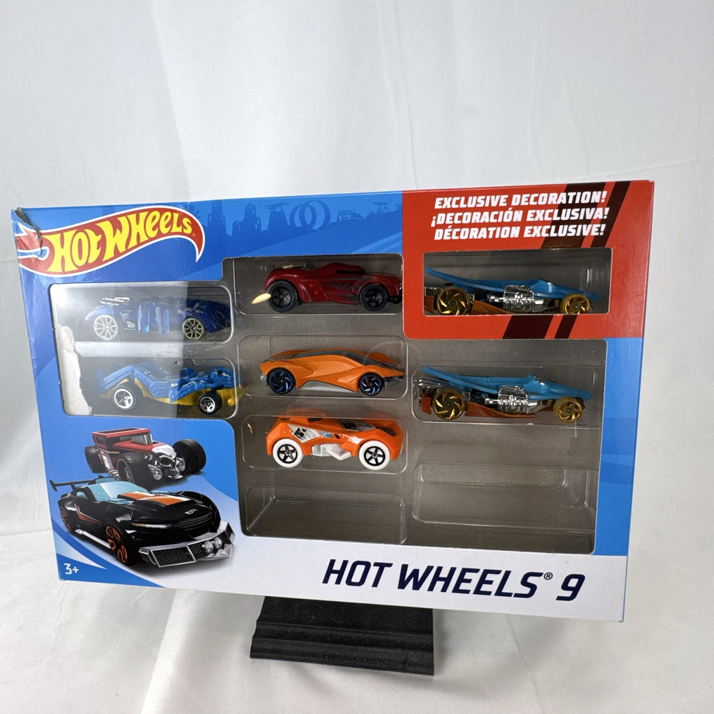 Hot Wheels 1:64 scale diecast fantasy cars set of 7 in original display box including Sharkruiser and Arachnorod models.