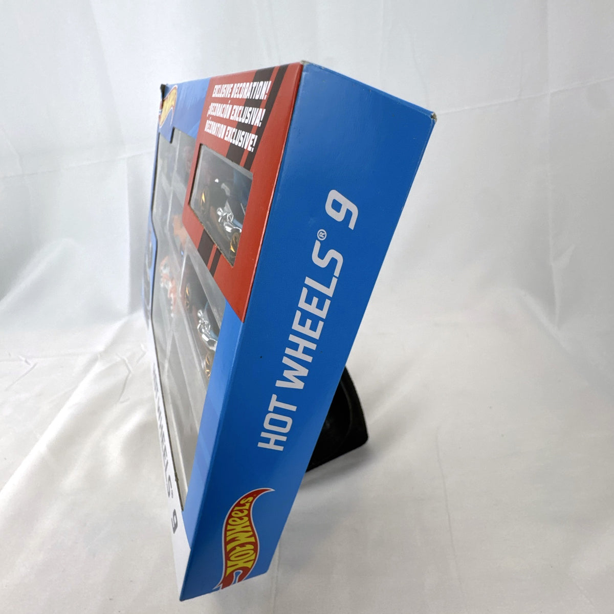 Hot Wheels 1:64 scale diecast fantasy cars set of 7 in original display box including Sharkruiser and Arachnorod models.