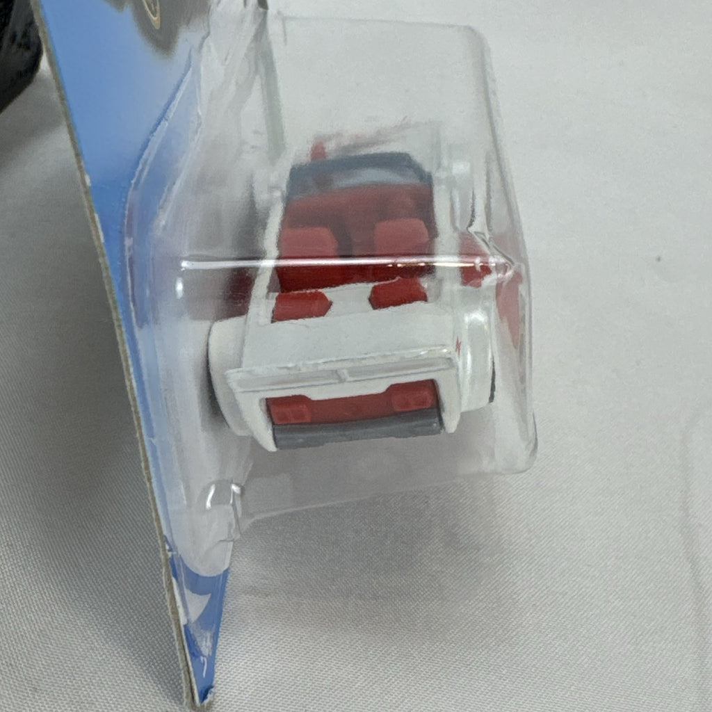 Hot Wheels Track Manga 1:64 scale white diecast car sealed on original Speed Blur packaging