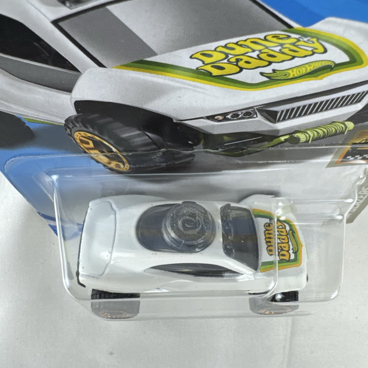 Sealed Hot Wheels Dune Daddy Baja Blazers 1:64 scale diecast buggy in white with green chassis