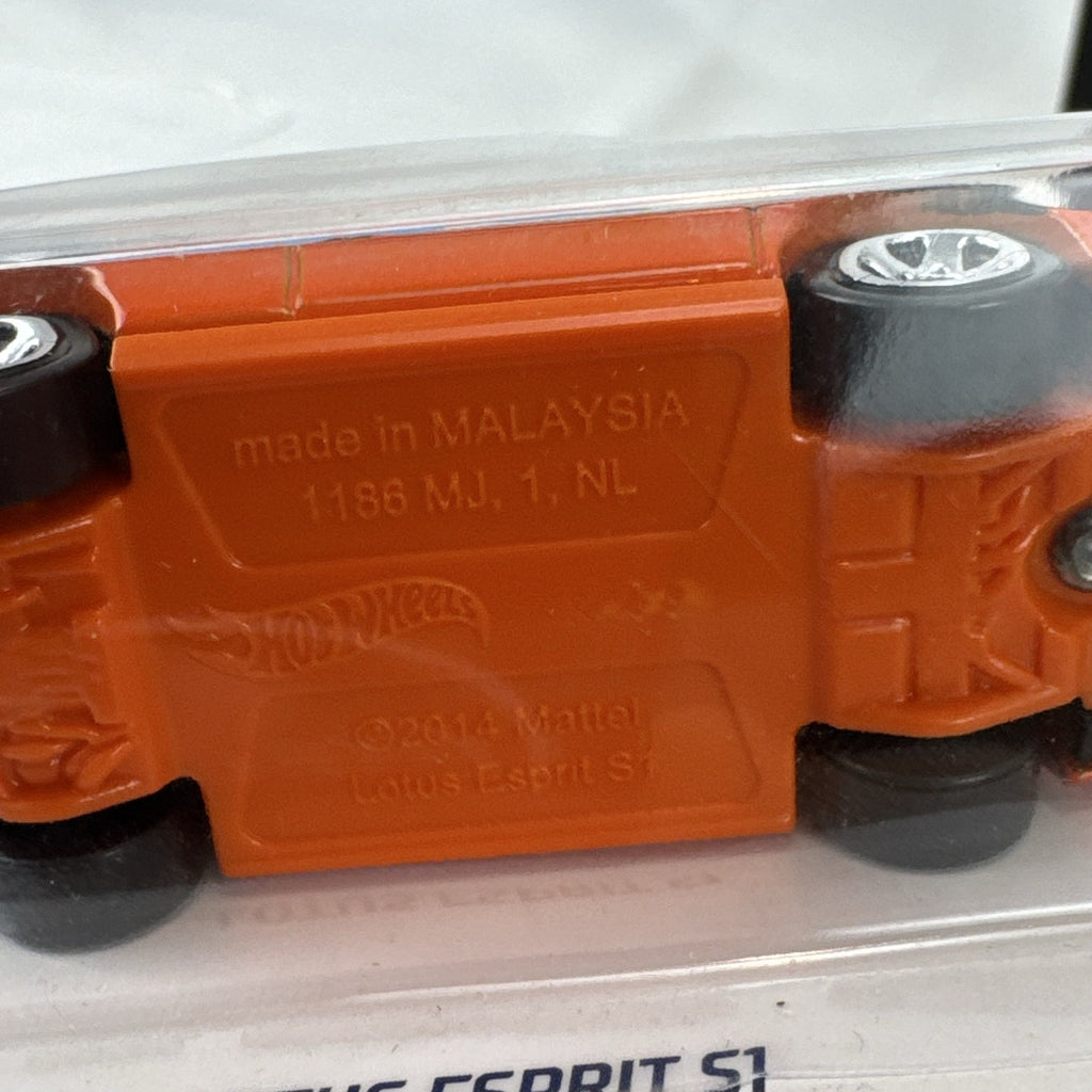 Hot Wheels Lotus Esprit S1 1:64 scale diecast sports car in gloss orange packaging