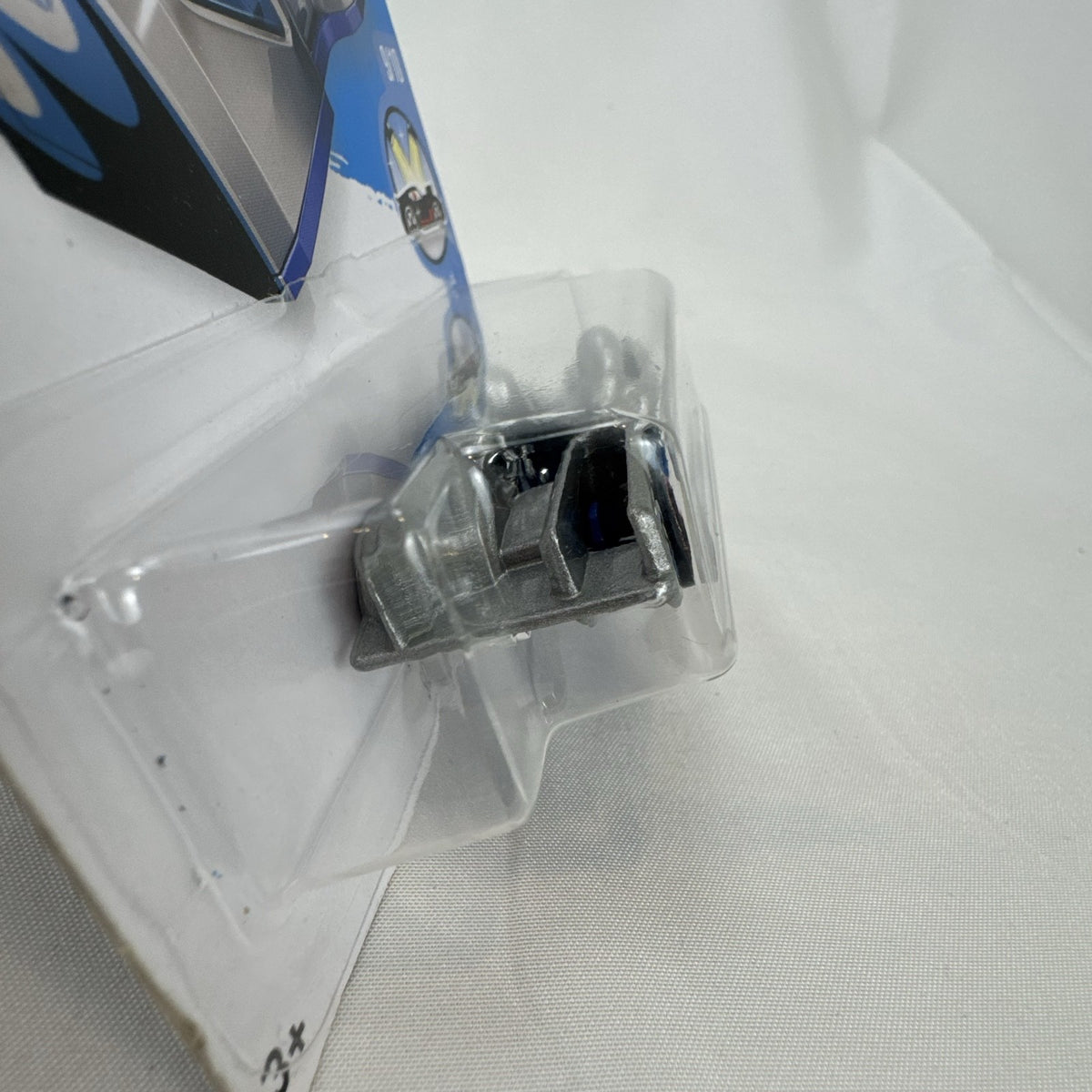 Hot Wheels Side Ripper 1:64 scale diecast racer in metalflake silver packaging