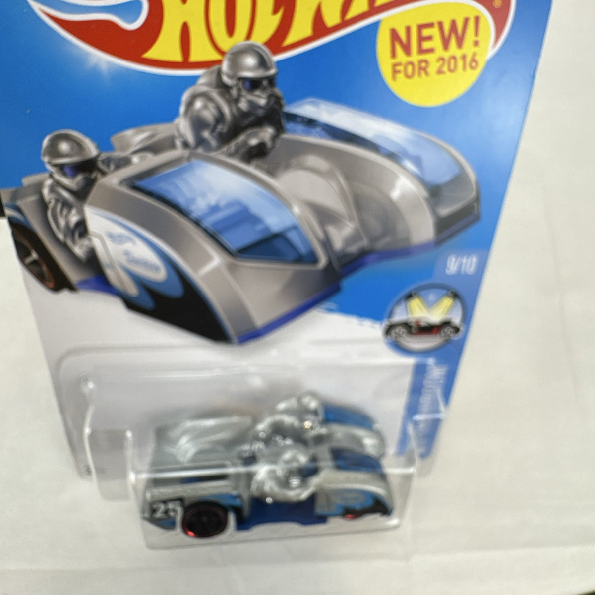 Hot Wheels Side Ripper 1:64 scale diecast racer in metalflake silver packaging