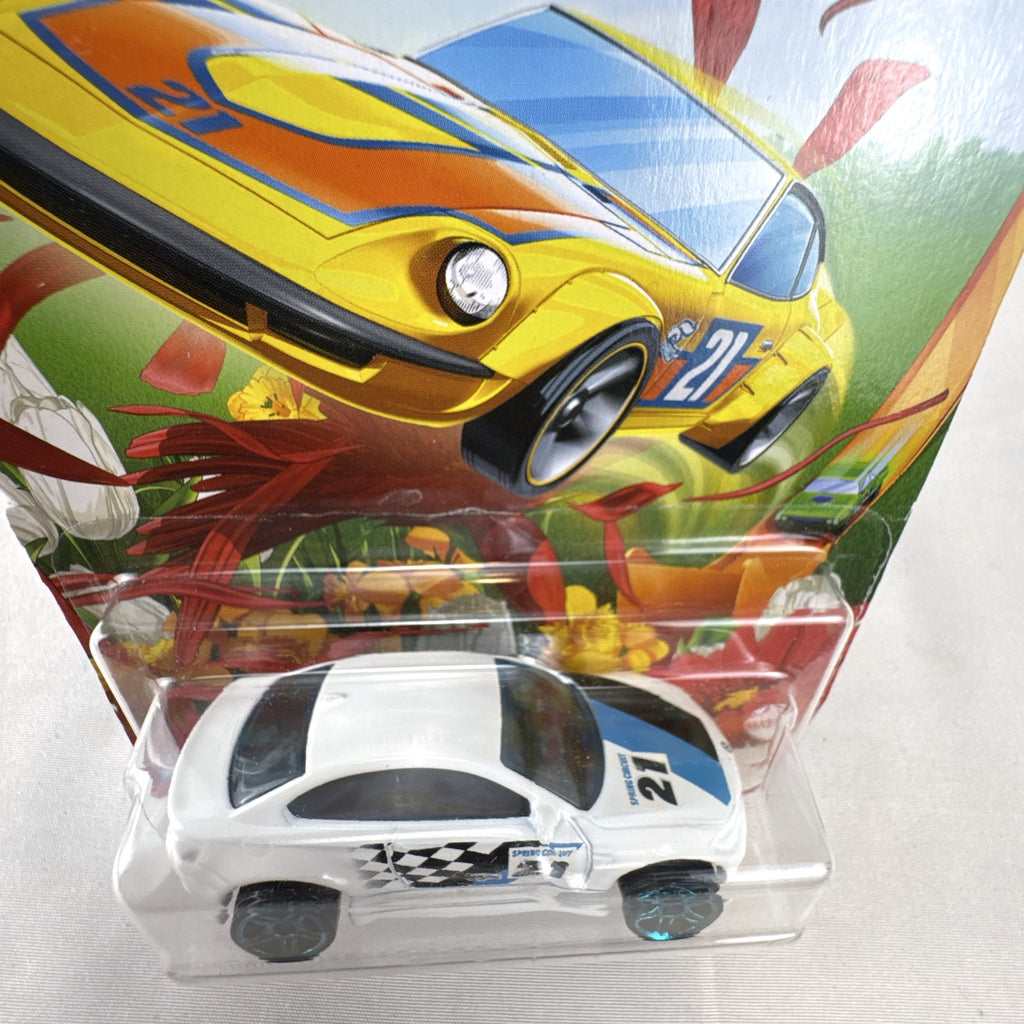 Hot Wheels 2016 BMW M2 Coupe 1:64 scale diecast car in white with Spring Series card