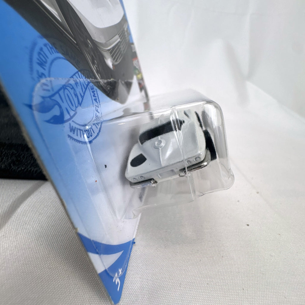 Sealed Hot Wheels 1964 Chevy Corvette Sting Ray HW Race Day 1:64 scale diecast car in white