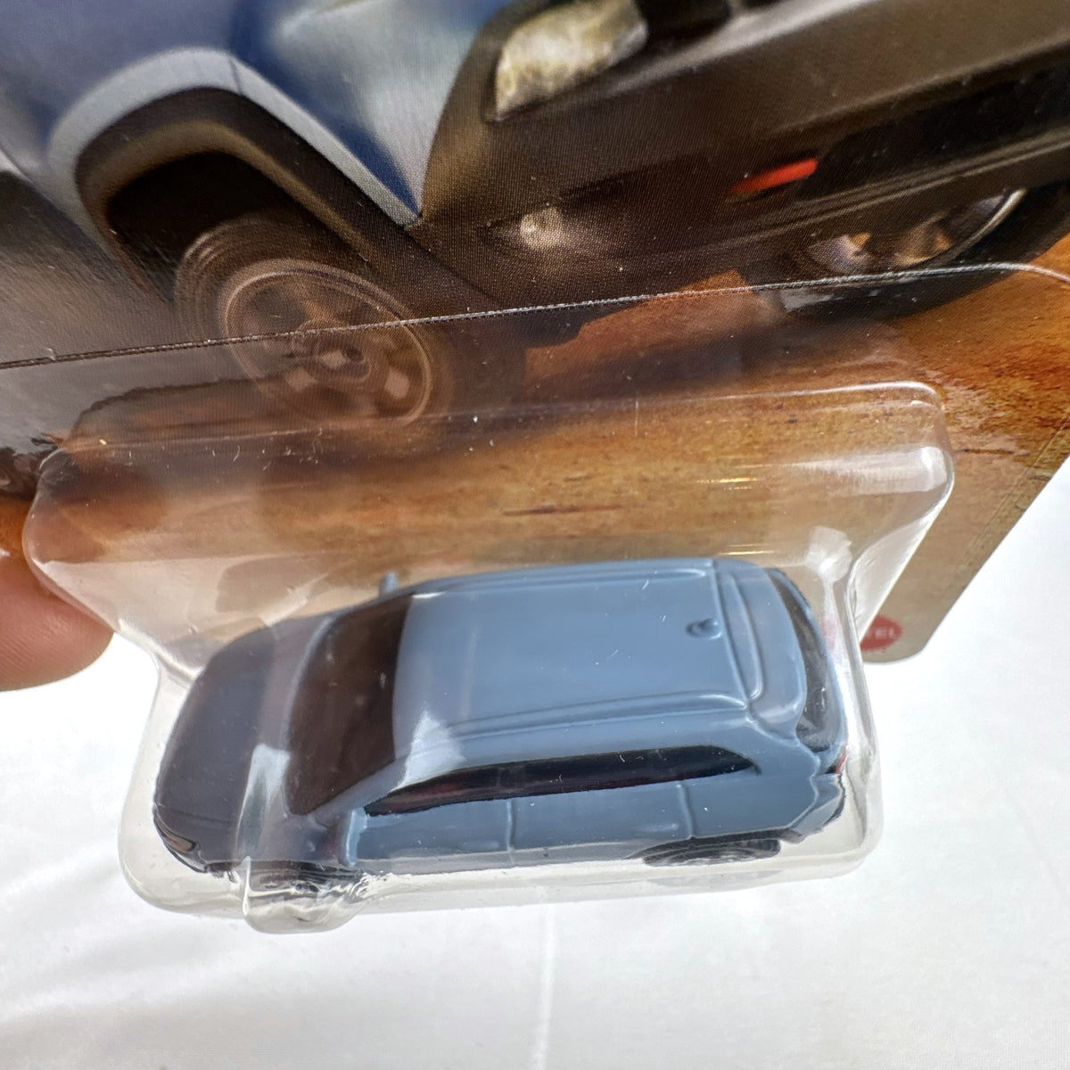 Matchbox 2014 Jeep Cherokee Trailhawk light blue 1:64 scale diecast model car sealed on original card