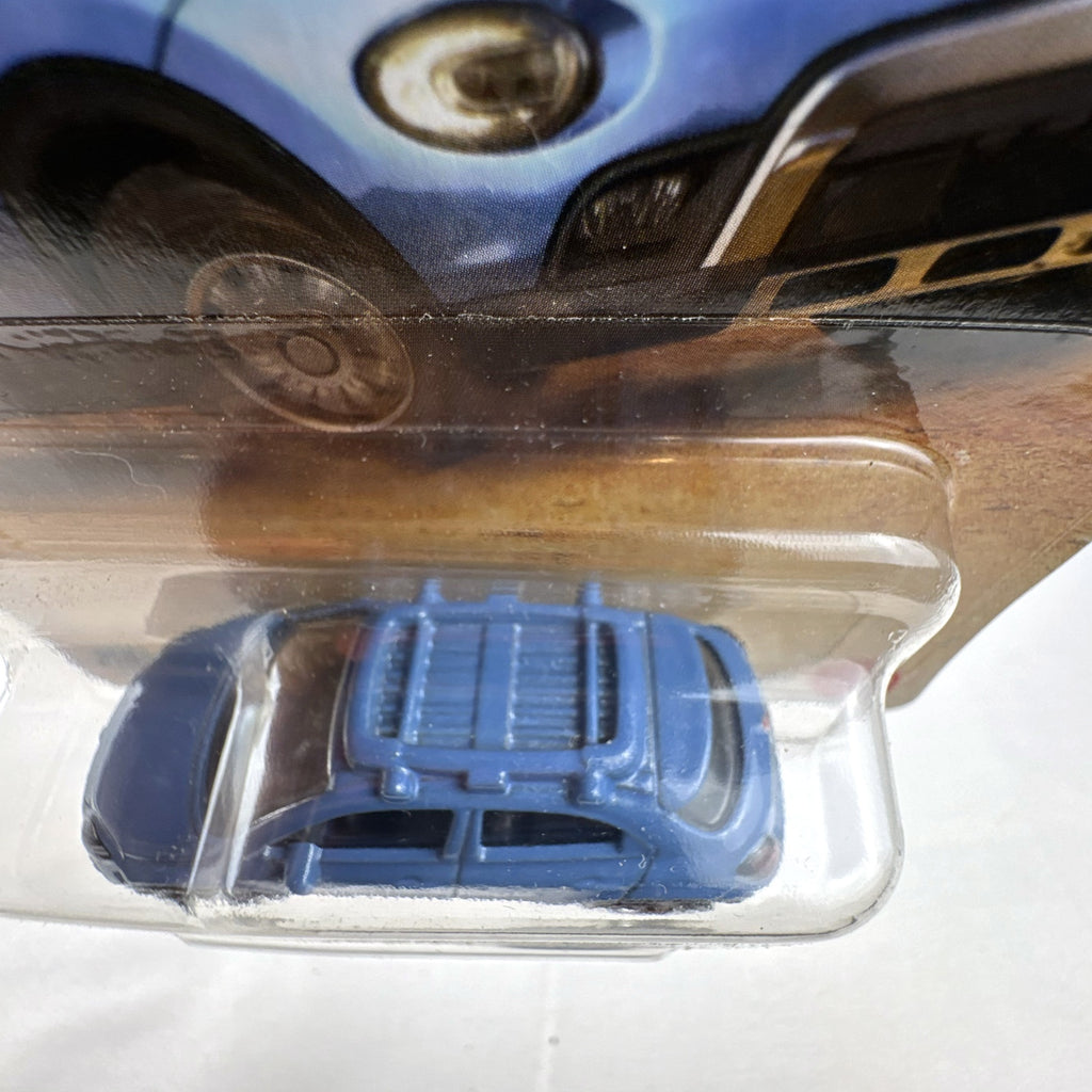 Matchbox 1:64 scale 2016 Fiat 500X diecast model car in metallic blue sealed on blister card