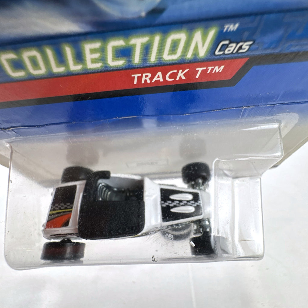 Hot Wheels Track T 1:64 scale diecast hot rod car in white sealed on 2000 Virtual Collection card