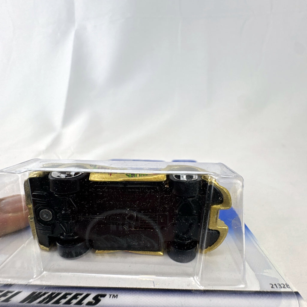 Hot Wheels 1:64 scale Splittin' Image II diecast car in metallic gold sealed on original Terrorific Series blister card