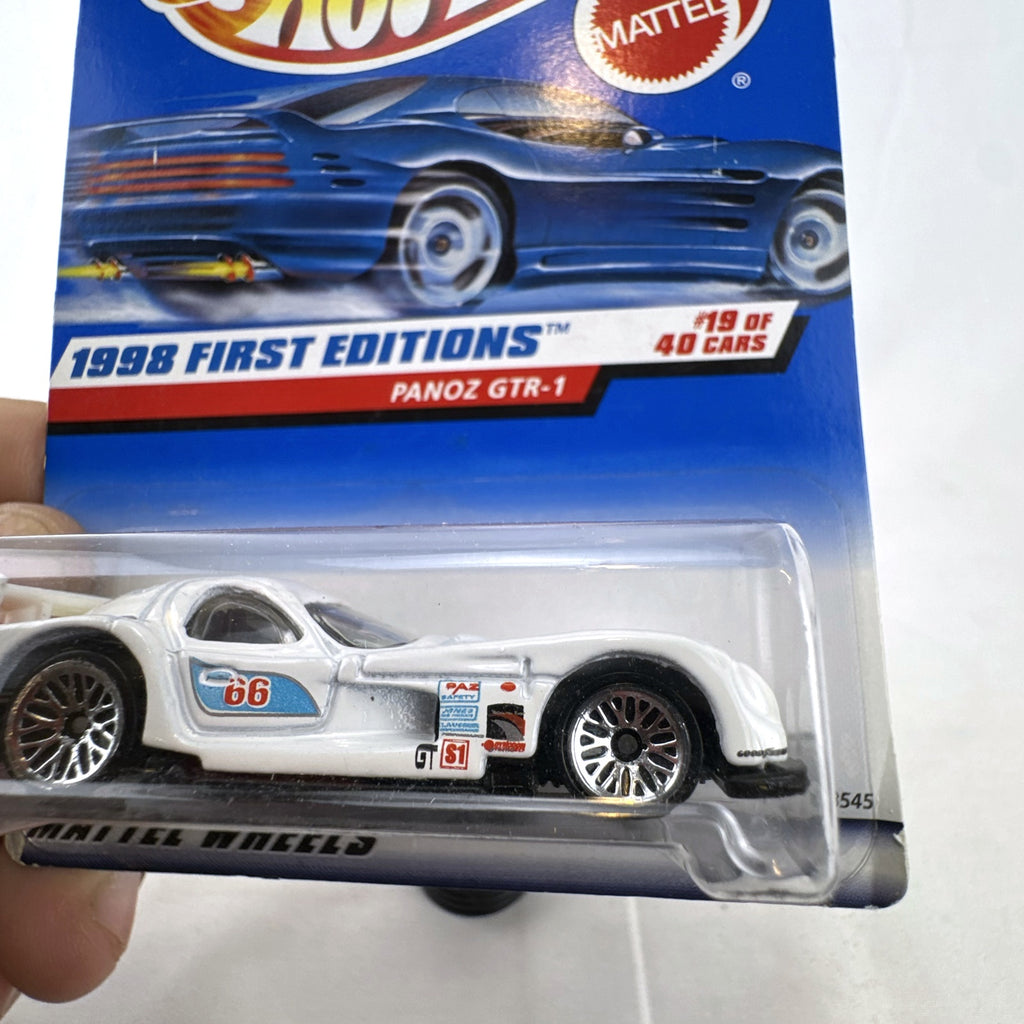Hot Wheels 1998 First Editions Panoz GTR-1 1:64 scale diecast car in white packaging