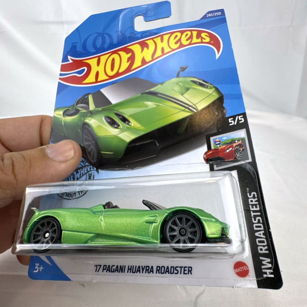 Hot Wheels 2017 Pagani Huayra Roadster 1:64 scale diecast car in metallic green packaged on original blister card.