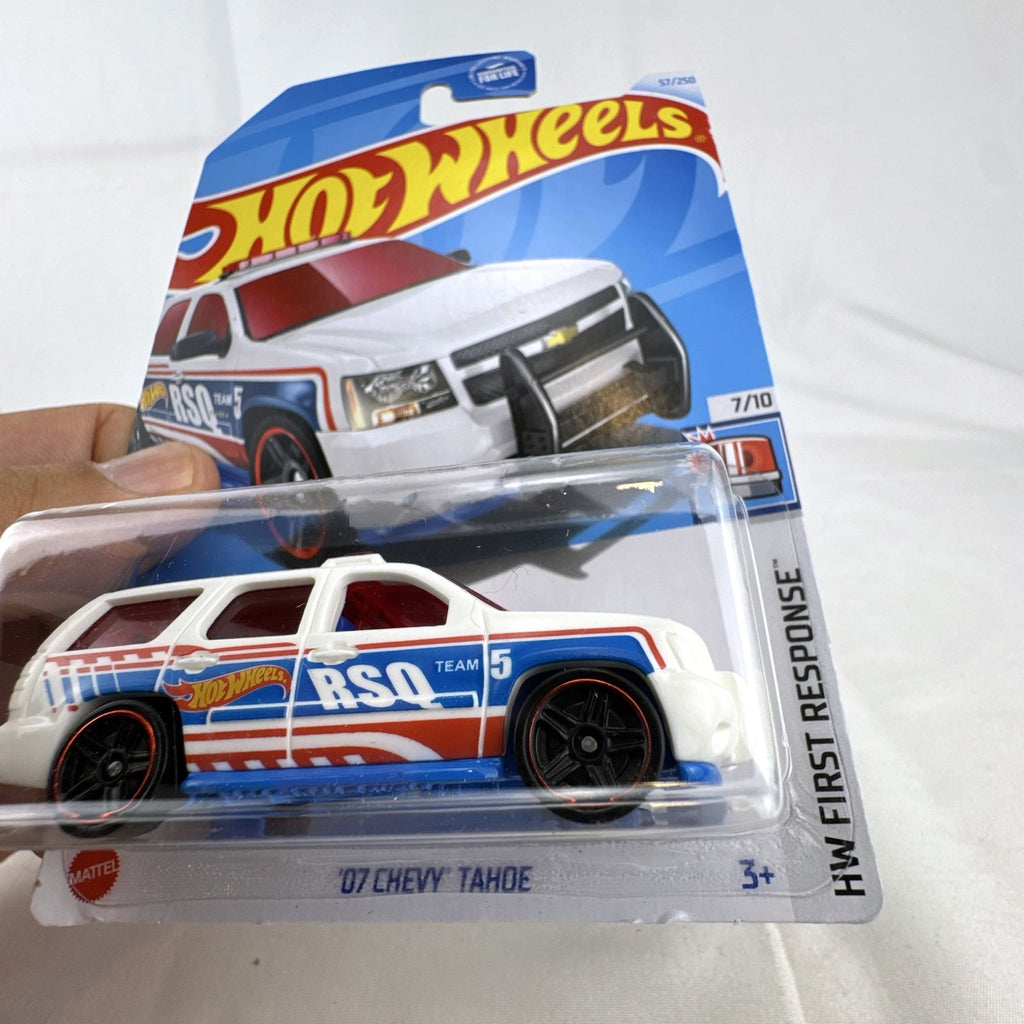 Hot Wheels 2007 Chevrolet Tahoe 1:64 scale diecast SUV in original sealed packaging