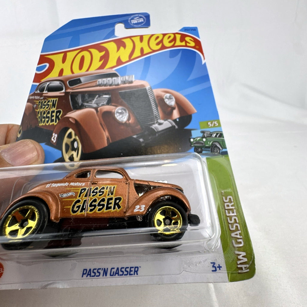 Hot Wheels 1:64 Pass'N Gasser diecast hot rod in metallic copper sealed on card