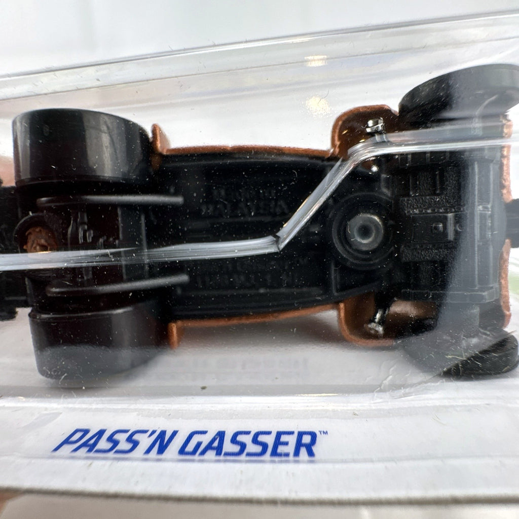 Hot Wheels 1:64 Pass'N Gasser diecast hot rod in metallic copper sealed on card