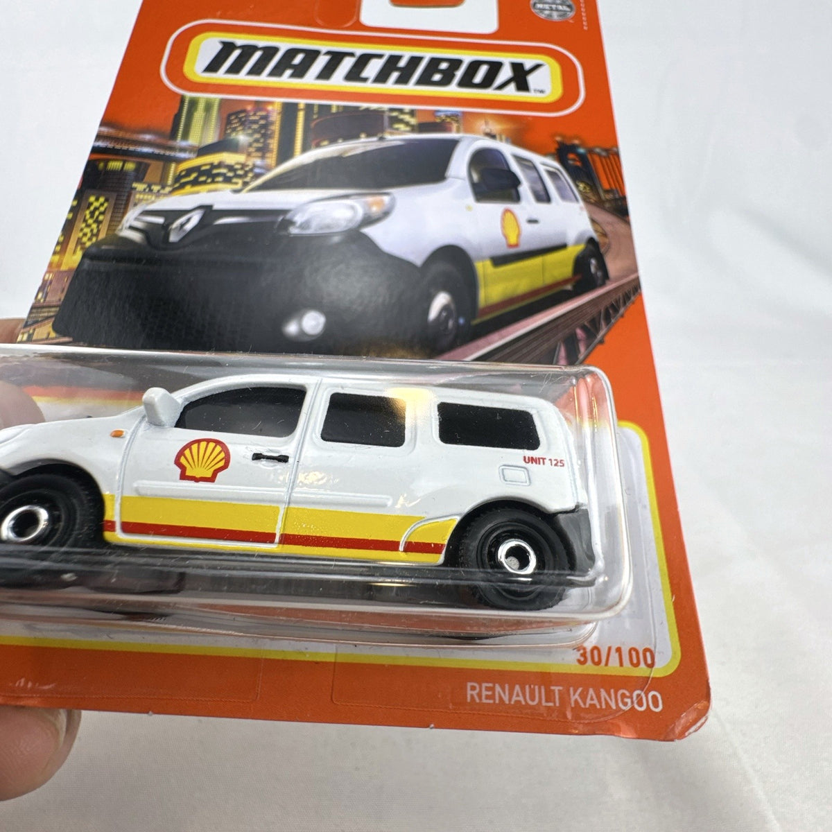Matchbox 1:64 diecast 2018 Renault Kangoo Express van in white with Shell Oil Service livery, sealed on original card.