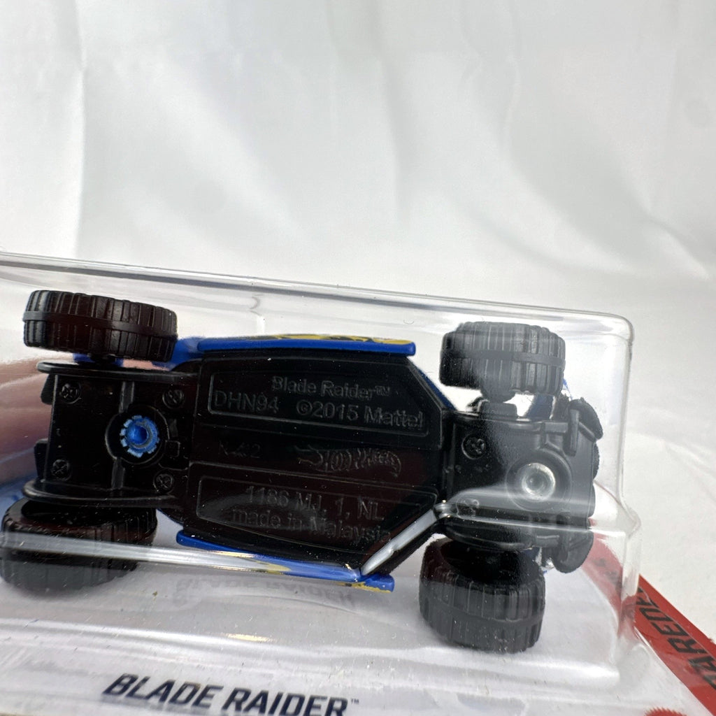 Hot Wheels Blade Raider blue off road buggy 1:64 scale diecast car unopened on original backing card
