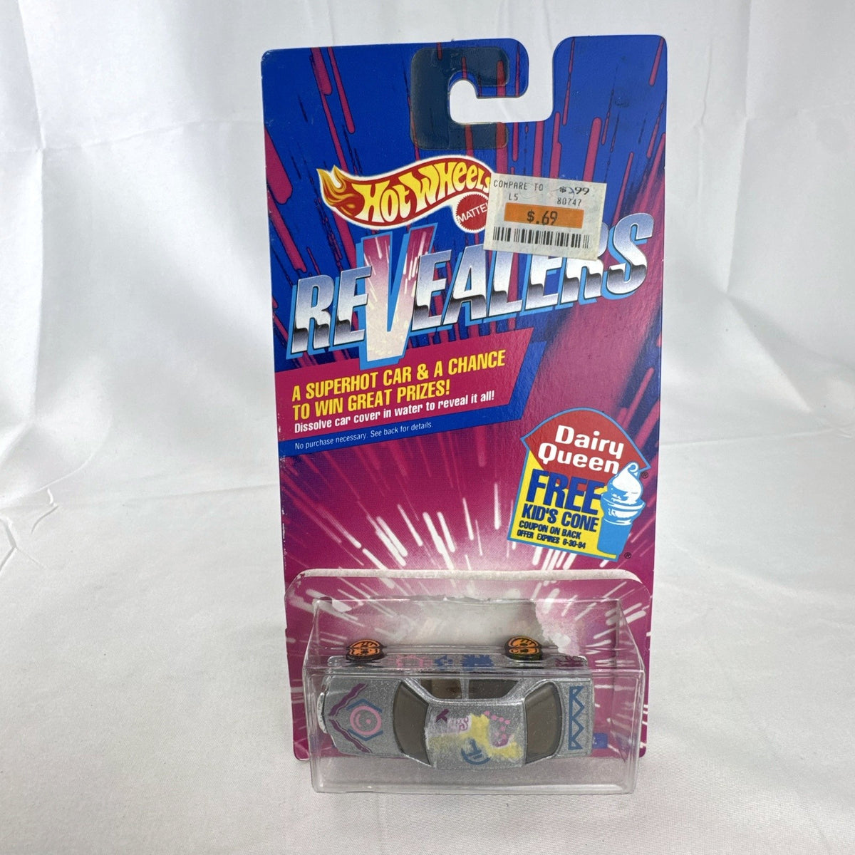 Hot Wheels 1993 Mercedes-Benz 380 SEL Revealers Dairy Queen promo card diecast car in original packaging