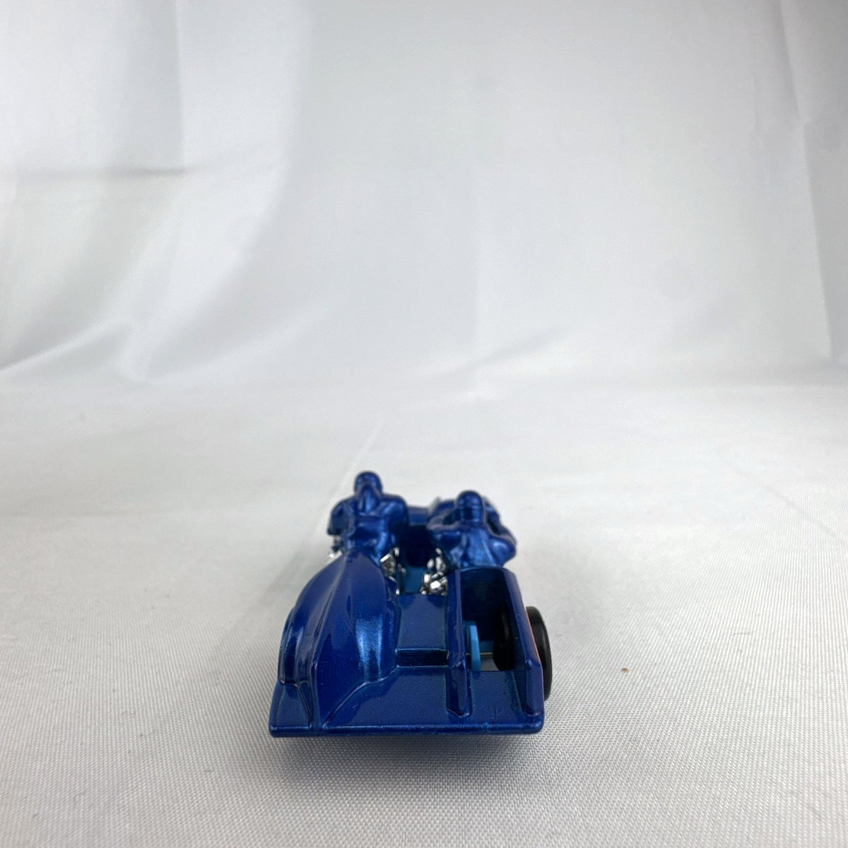 Hot Wheels Side Ripper metallic blue 1:64 scale diecast sidecar racing motorcycle
