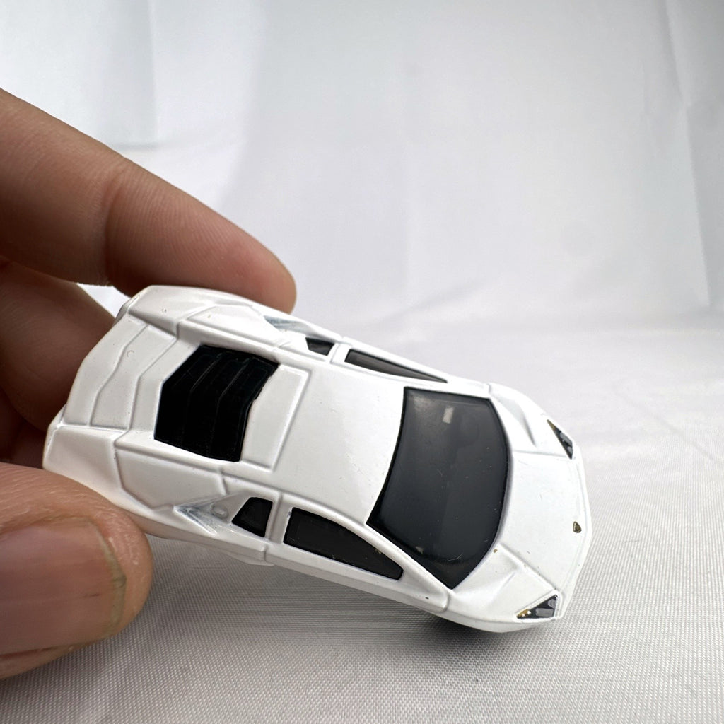 White Hot Wheels 1:64 scale diecast Lamborghini Reventón loose model car