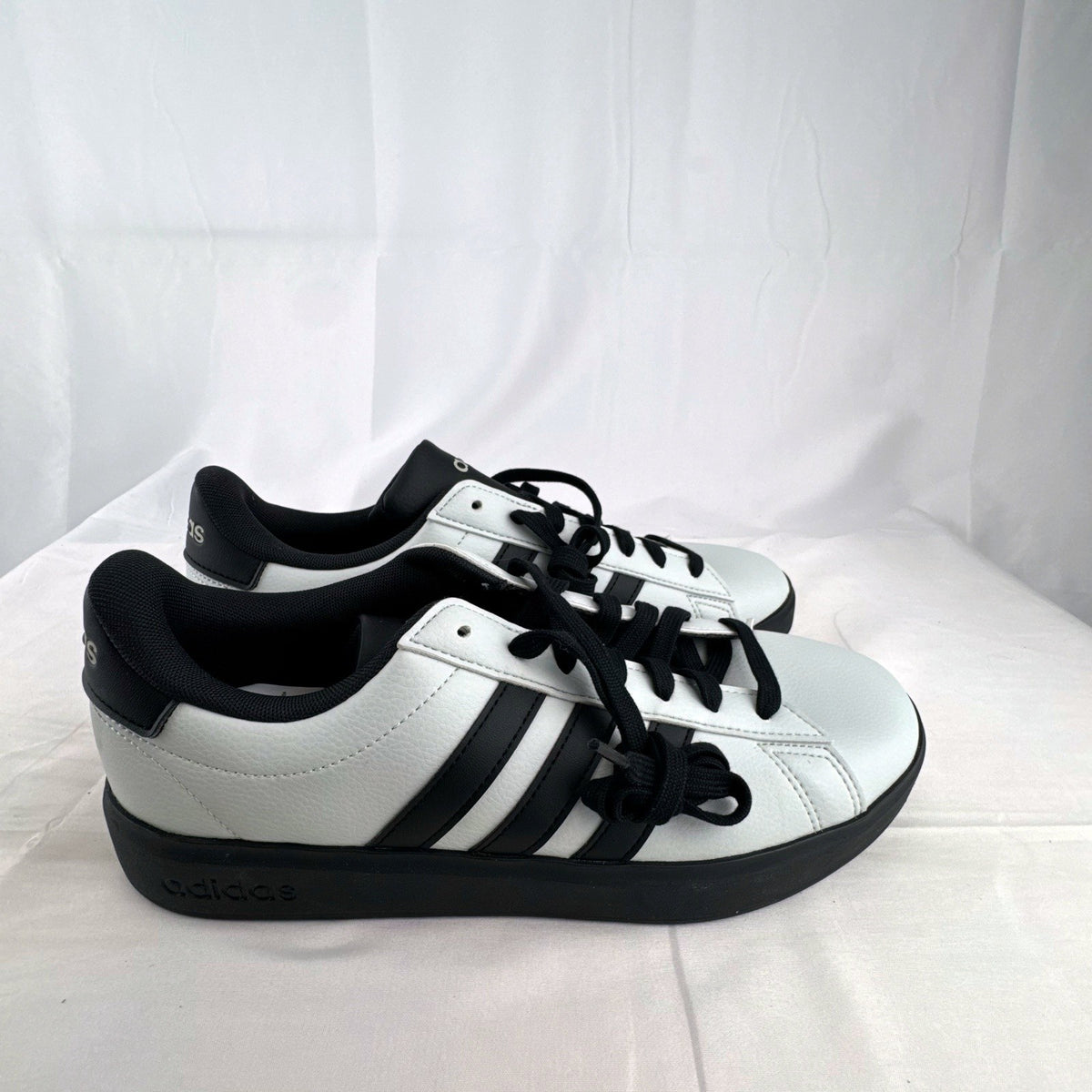 adidas men's low-top court sneakers in white faux leather with black stripes, size 10