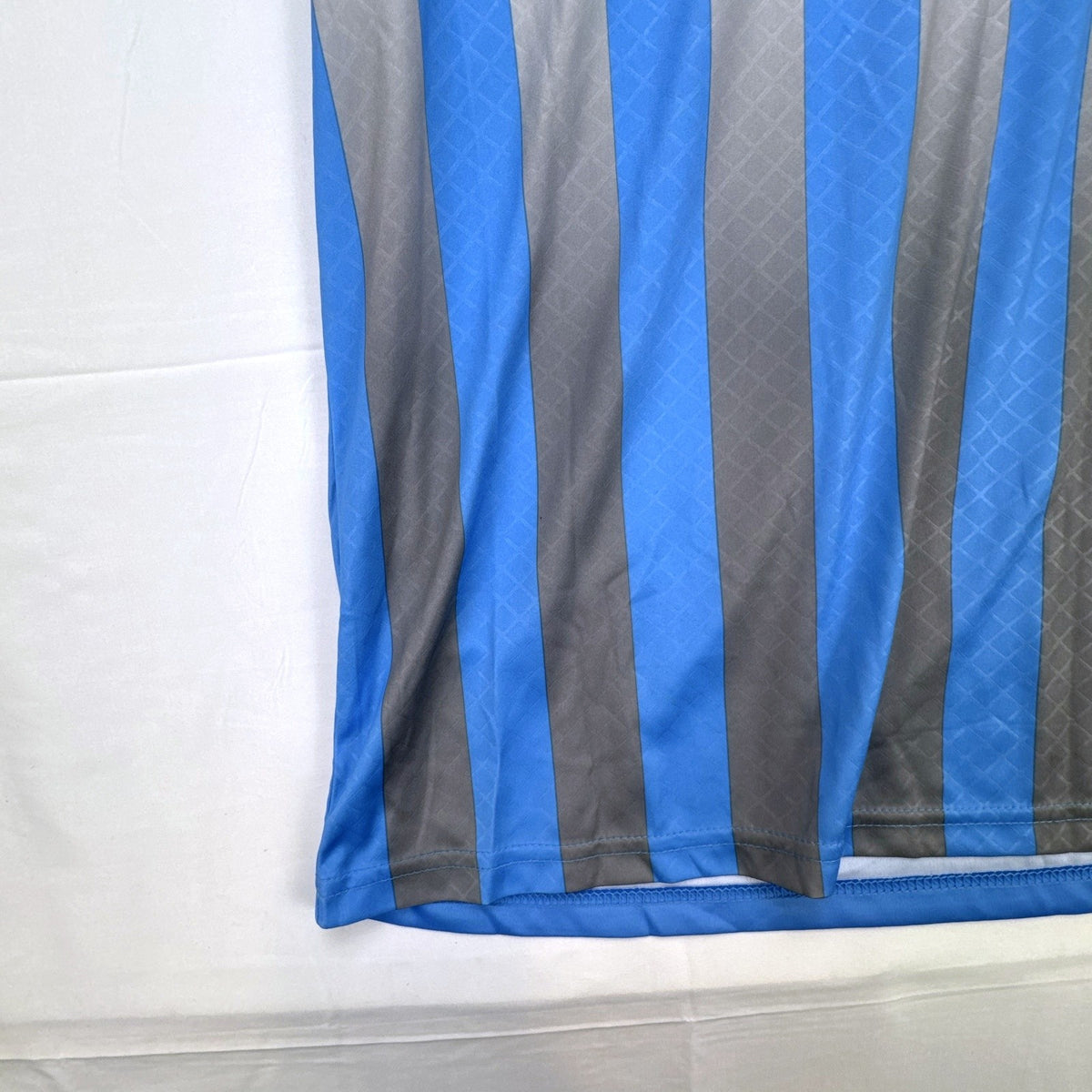 Mitre Argentina national team soccer jersey in blue and gray stripes, men's size large with tags