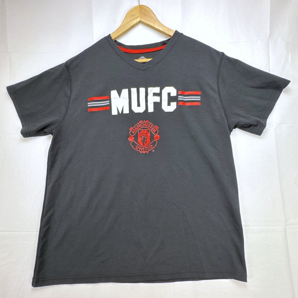 Manchester United men's size XL black V-neck soccer graphic t-shirt with team crest.