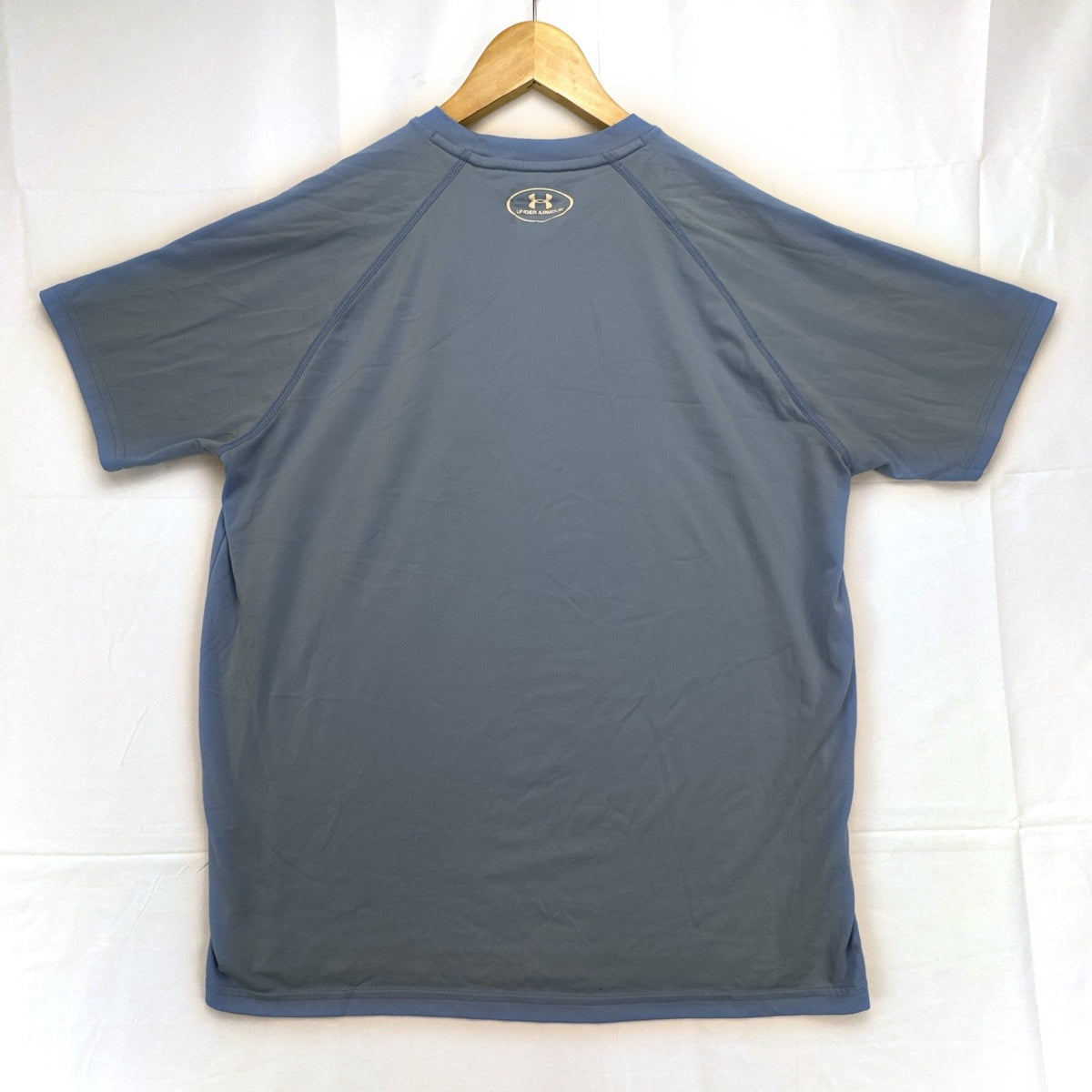 Under Armour HeatGear light blue short sleeve athletic t-shirt in men's size large