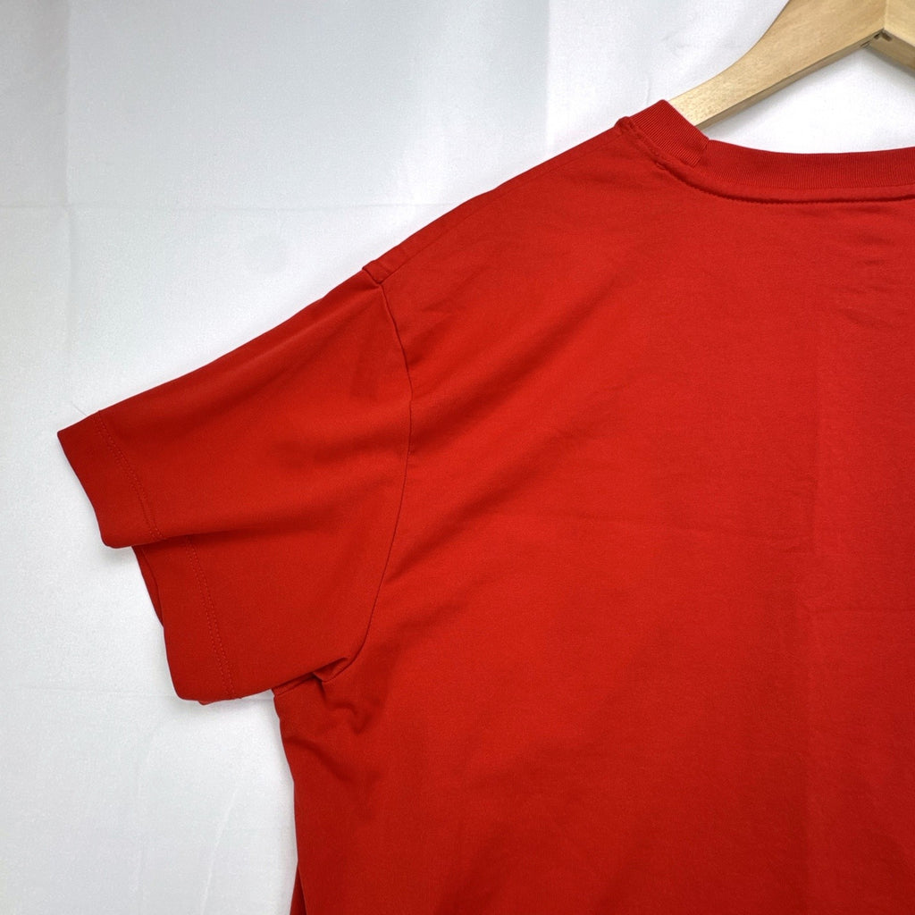 Manchester United men's XL red graphic t-shirt featuring the club crest and bold MAN UTD chest print.