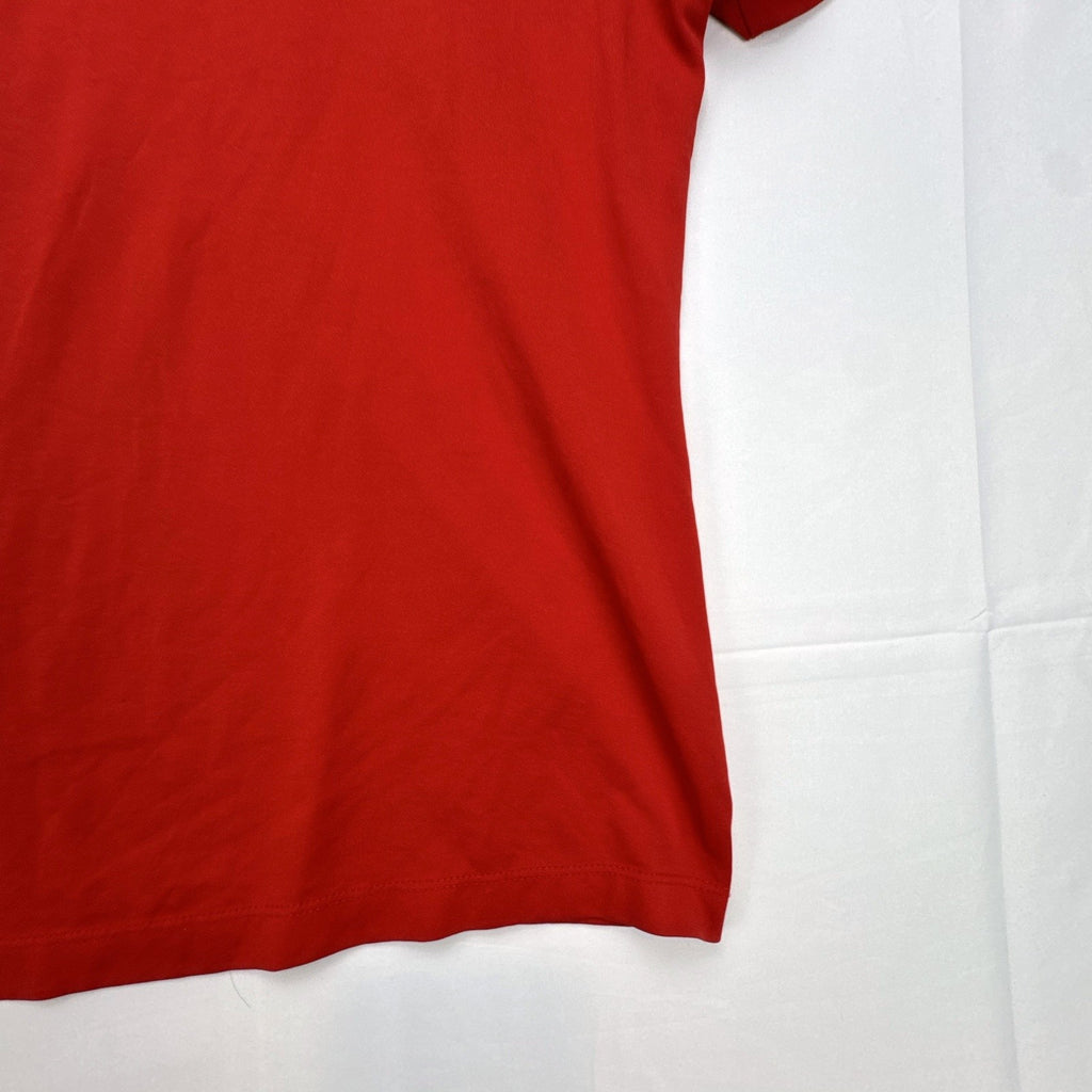 Manchester United men's XL red graphic t-shirt featuring the club crest and bold MAN UTD chest print.