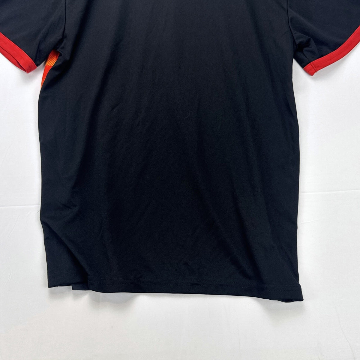 Strike Force Spain #8 soccer jersey in red, yellow, and black chevron print, men's size large