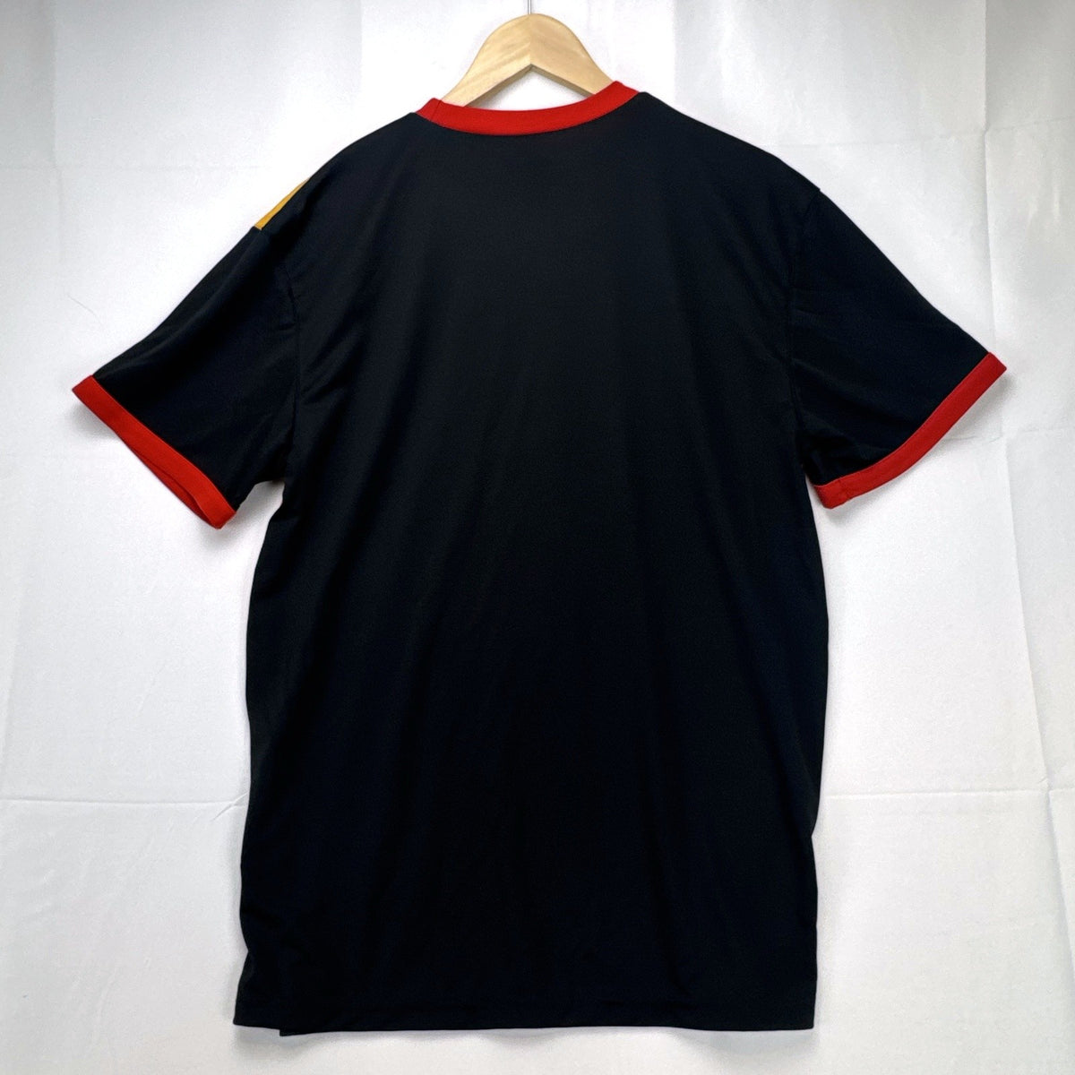 Strike Force Spain #8 soccer jersey in red, yellow, and black chevron print, men's size large